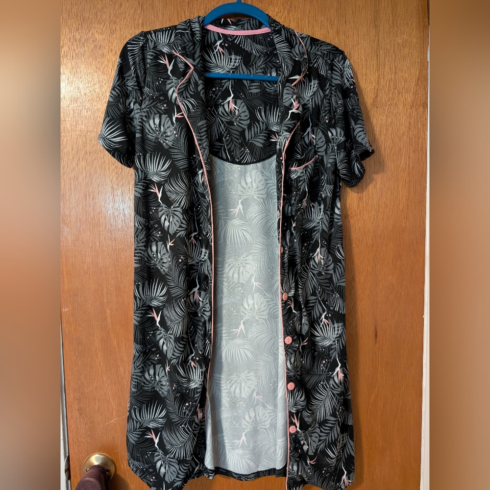 Black and Gray Leaf Print Button-Up Housecoat / Dress